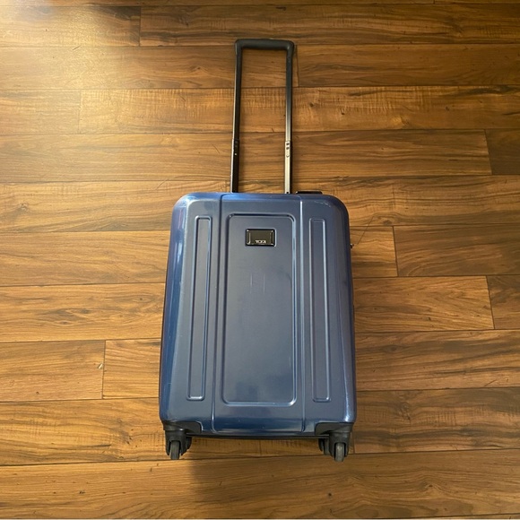 Tumi Seneca Suicase 21”x14”x9”